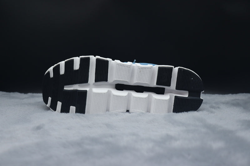 ON Cloud 6 – Lightweight Running Sneakers