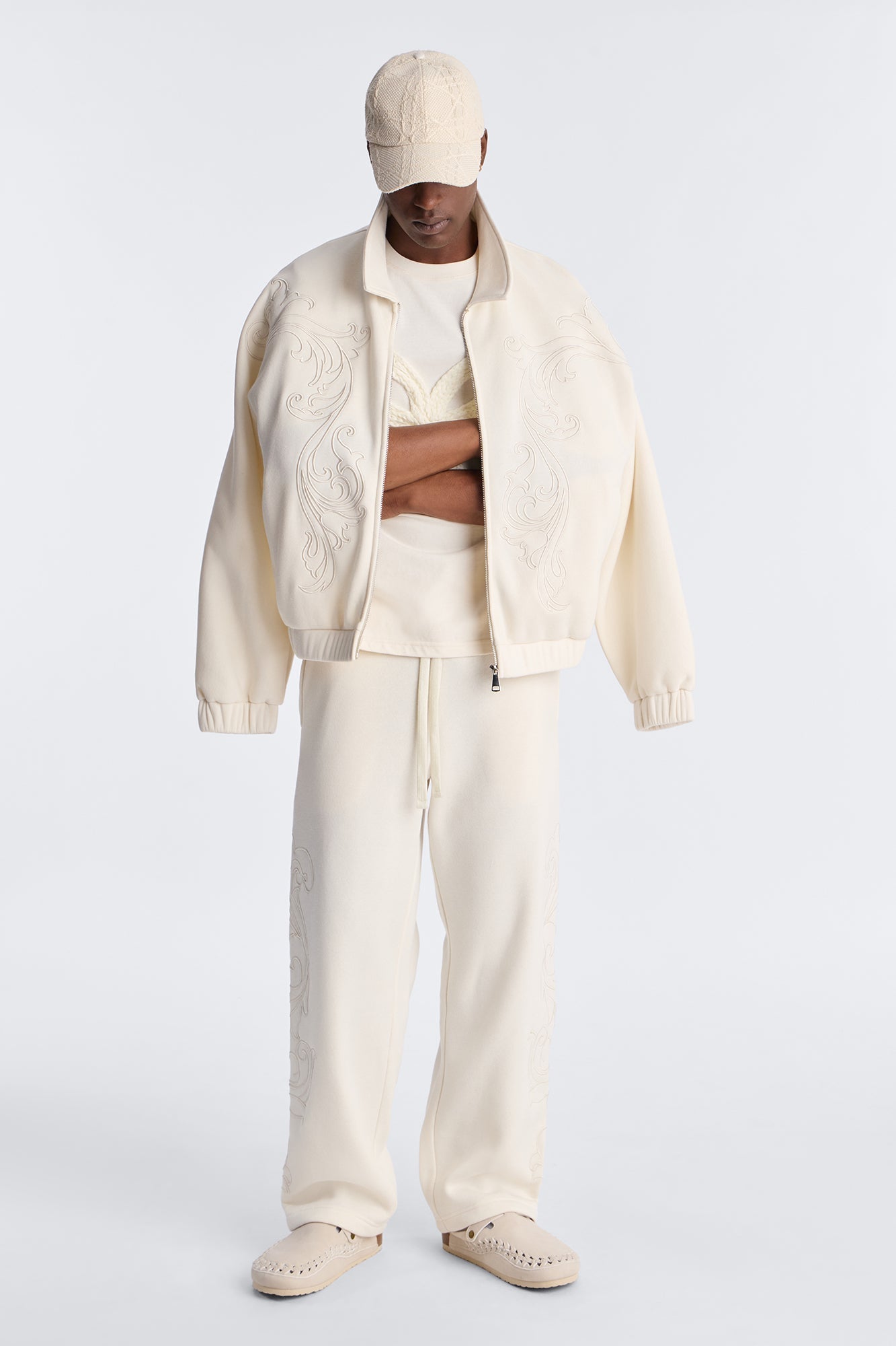 Embroidery Fleur Oversized Cropped Fleece Jacket - Cream - image 2