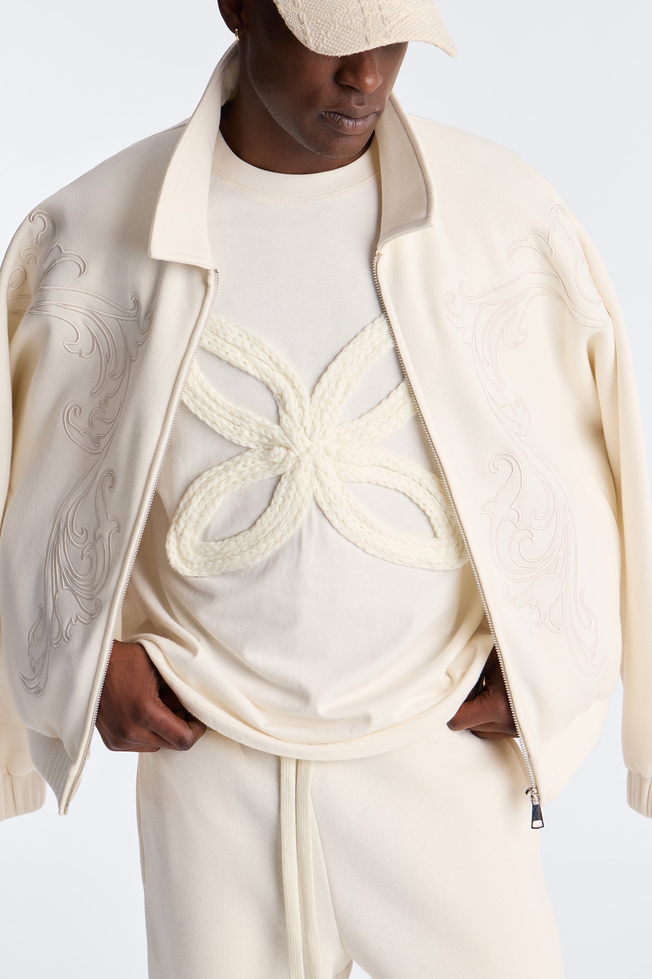 Embroidery Fleur Oversized Cropped Fleece Jacket - Cream - image 3