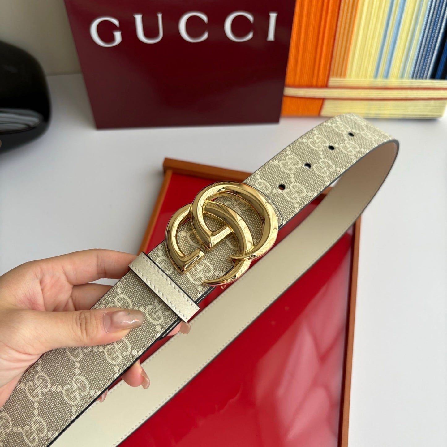 Gucci Men's Wide Leather Belt — Classic GG Buckle