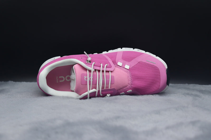 ON Cloud 6 – Lightweight Running Sneakers