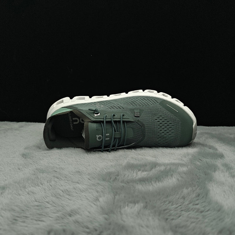 ON Cloud 6 – Lightweight Running Sneakers