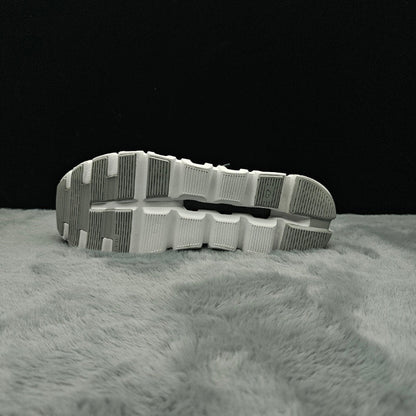 ON Cloud 6 – Lightweight Running Sneakers