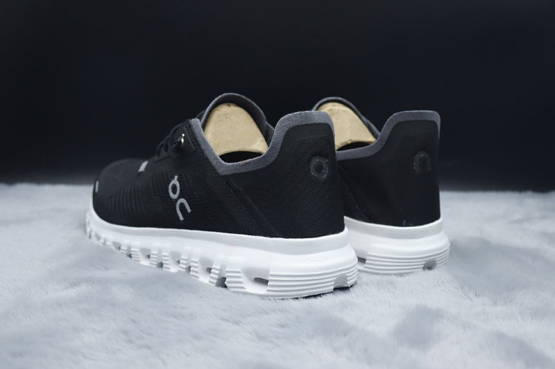 ON Cloud 6 – Lightweight Running Sneakers