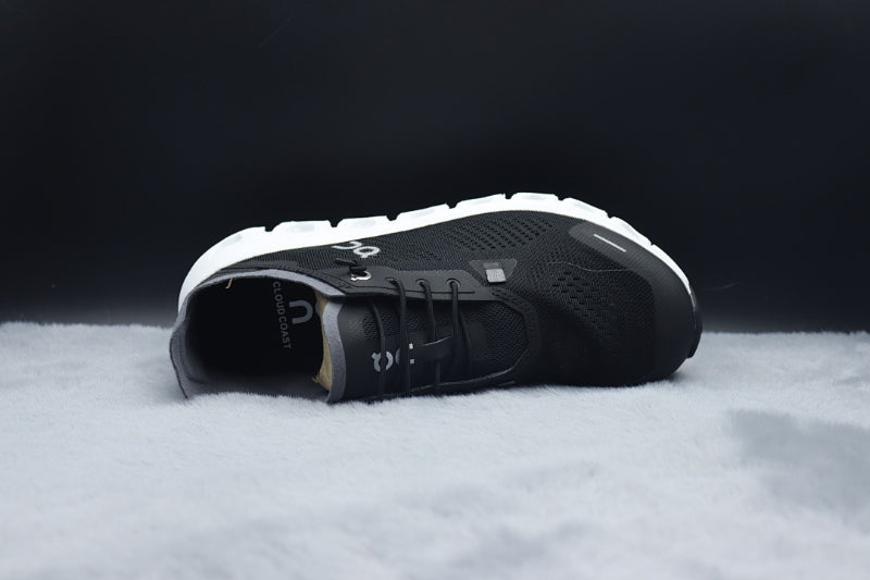 ON Cloud 6 – Lightweight Running Sneakers