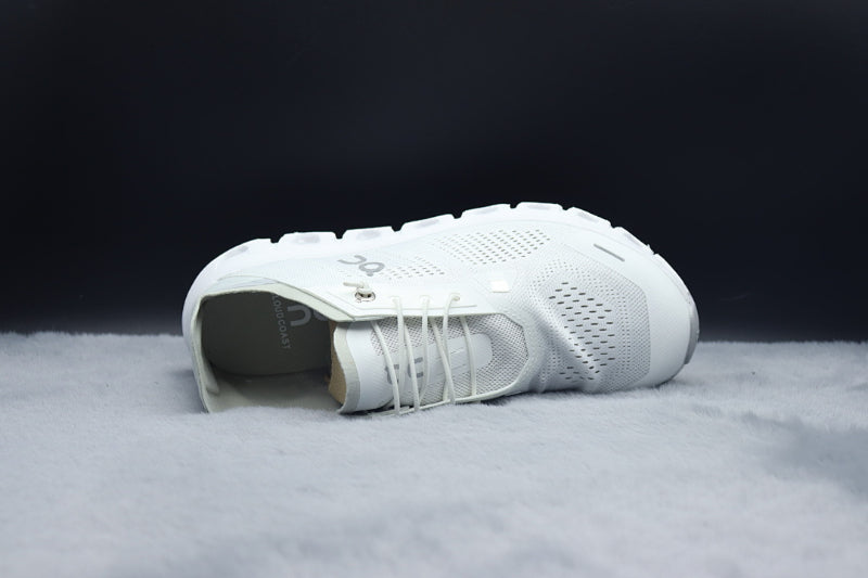 ON Cloud 6 – Lightweight Running Sneakers