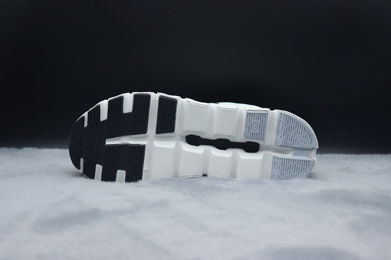 ON Cloud 6 – Lightweight Running Sneakers