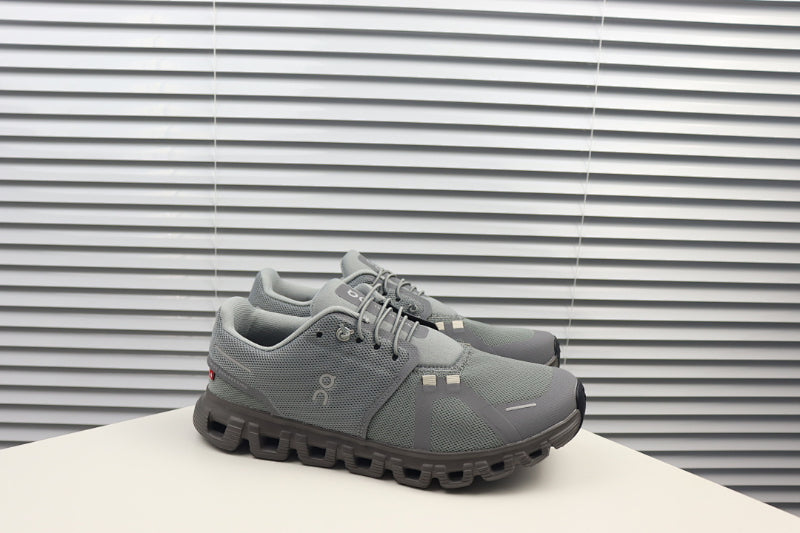 ON Cloud 6 – Lightweight Running Sneakers