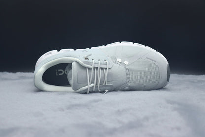 ON Cloud 6 – Lightweight Running Sneakers