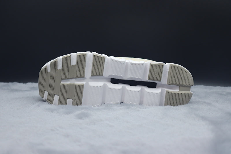 ON Cloud 6 – Lightweight Running Sneakers