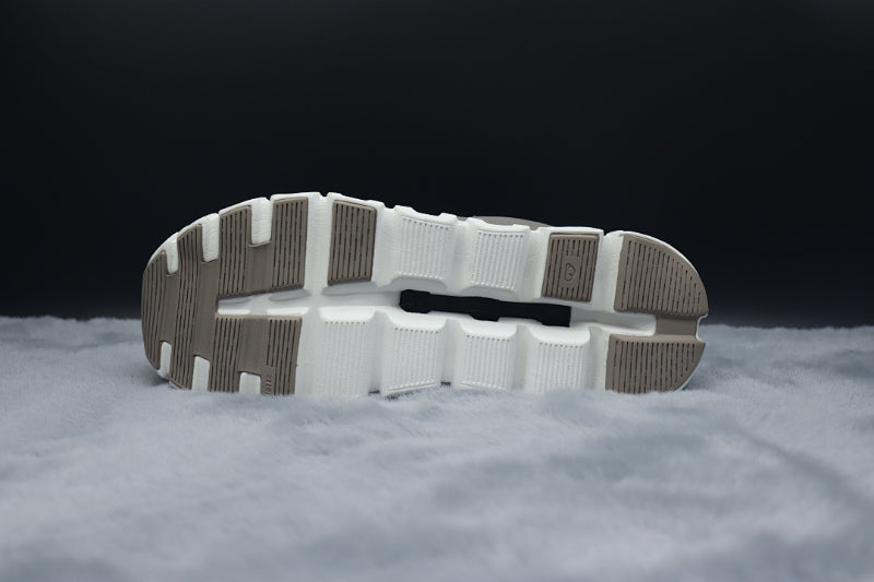 ON Cloud 6 – Lightweight Running Sneakers