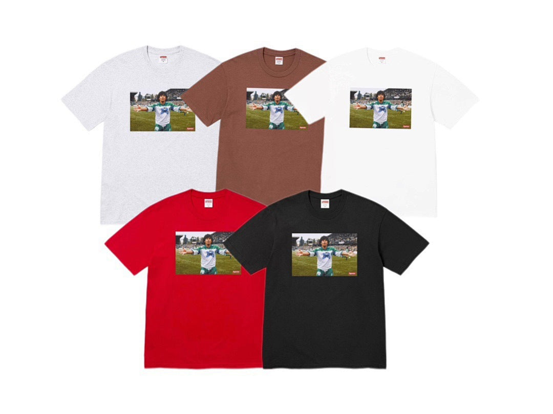 款号802 Supreme SS24 WEEK1 MARADONATEE 马拉多拉No Drug人物tee圆领球衣短袖T恤男女同款 宽松版型 采用260克精梳棉双纱 从面料到辅料全部三标齐全跟足Z - view 1