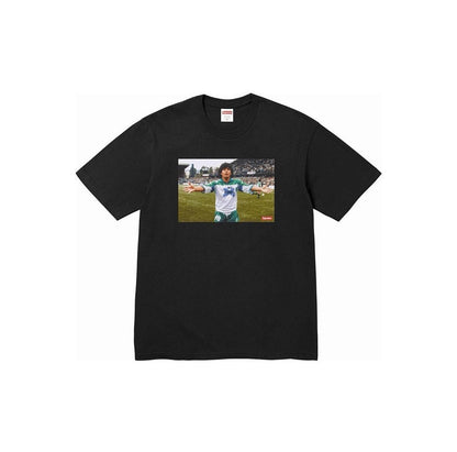 款号802 Supreme SS24 WEEK1 MARADONATEE 马拉多拉No Drug人物tee圆领球衣短袖T恤男女同款 宽松版型 采用260克精梳棉双纱 从面料到辅料全部三标齐全跟足Z - view 2