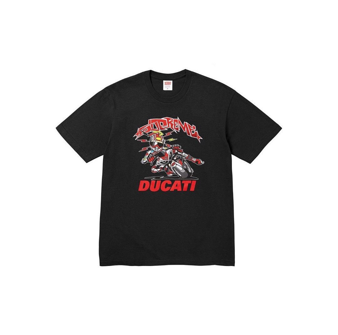M110#p40💰 Supreme x DUCATI 联名款SS24 WEEK16 BIKE TEE摩托车印花图案短袖T恤男女同款 DUCATI 联名款 > 宽松版型 采用260克精梳棉双纱 从 - view 1