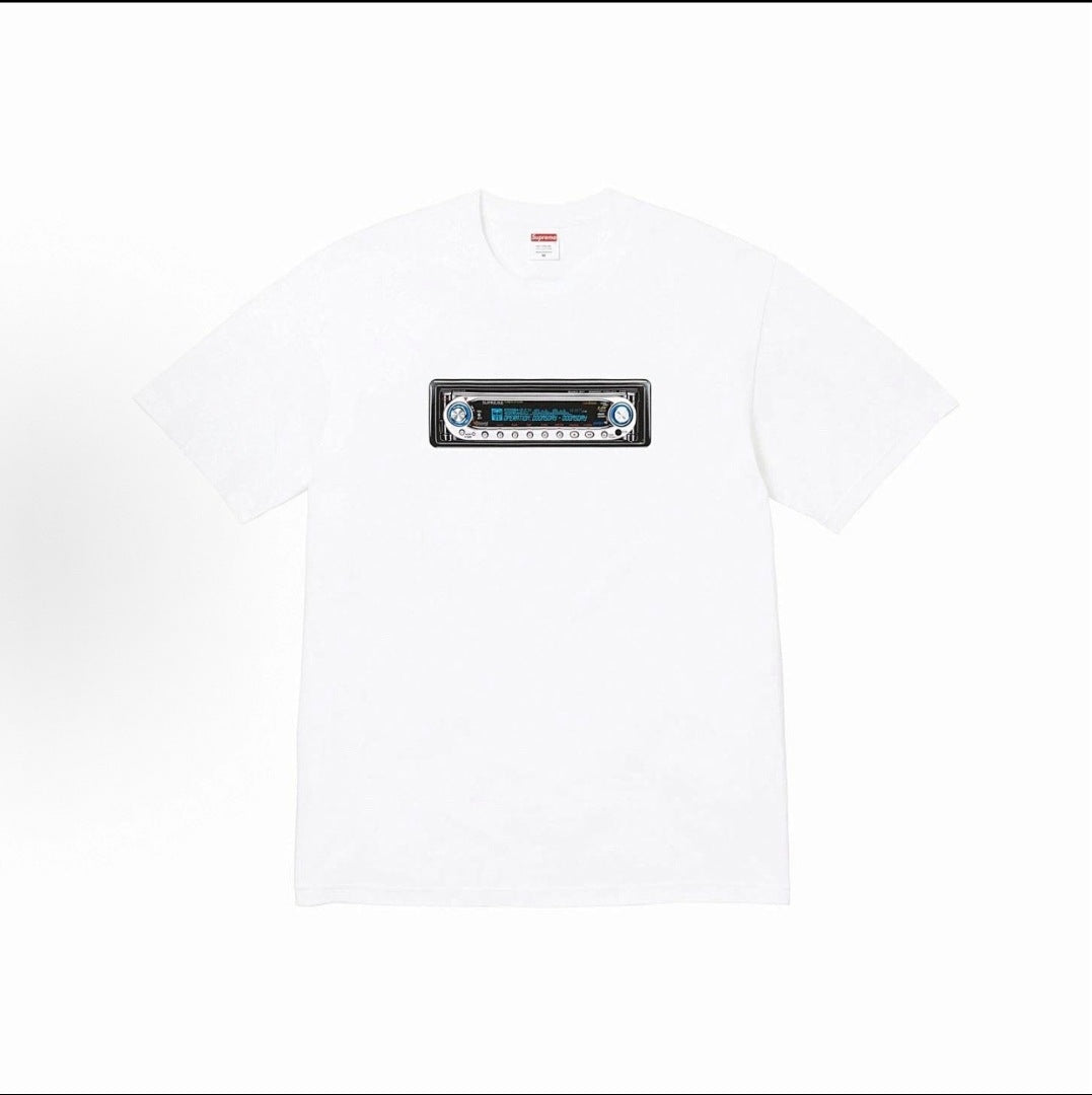 款号M126#p40💰 Supreme SS25 WEEK1 Receiver Tee 胸前徽标图案圆领短袖T恤 男女同款 宽松版型 采用260克精梳棉双纱 从面料到辅料全部三标齐全跟足ZP 进口松 - view 2