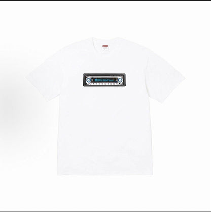 款号M126#p40💰 Supreme SS25 WEEK1 Receiver Tee 胸前徽标图案圆领短袖T恤 男女同款 宽松版型 采用260克精梳棉双纱 从面料到辅料全部三标齐全跟足ZP 进口松 - view 2