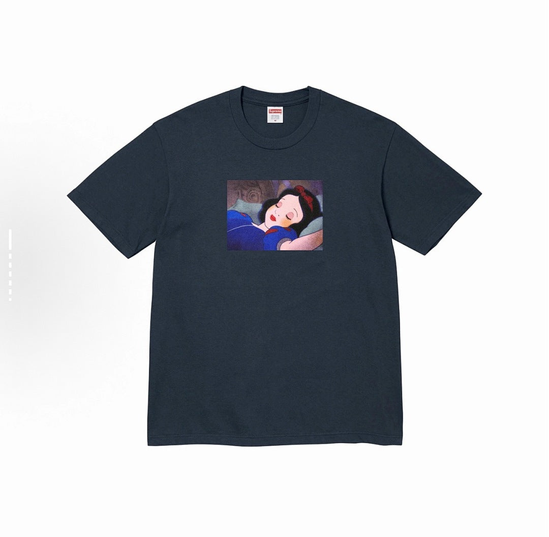 款号M127#p40💰 Supreme FW24 2024秋季T恤系列 WEEK8 Snow White Tee 白雪公主印花图案百搭短袖T恤 男女同款 案圆领短袖T恤 男女同款 宽松版型 采用26 - view 2