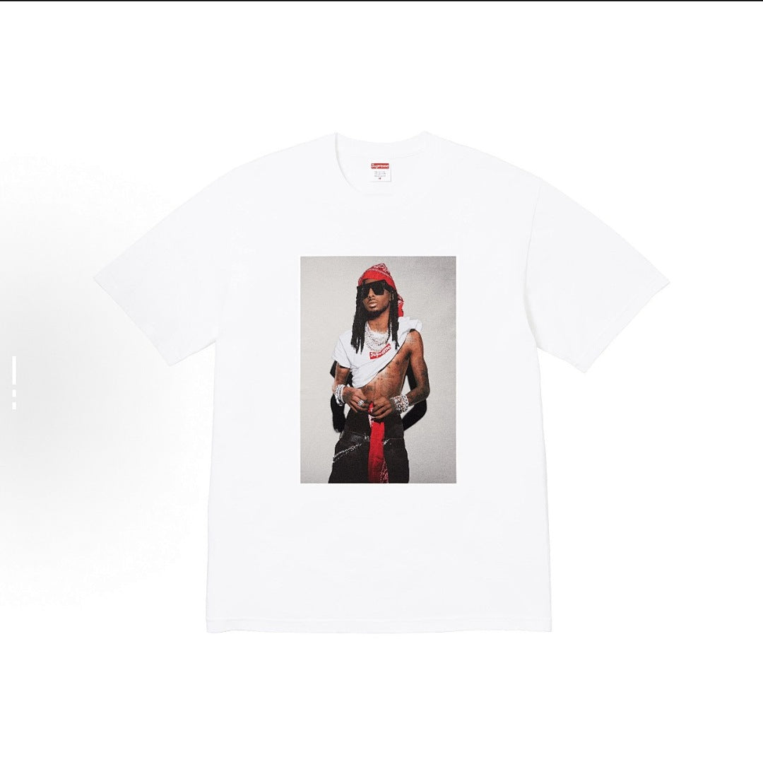 款号M152#p40💰 Supreme FW25 WEEK1 Playboi Carti Photo Tee 人物照片印花图案圆领短袖T恤 男女同款 宽松版型 采用260克精梳棉双纱 从面料到辅料 - view 2