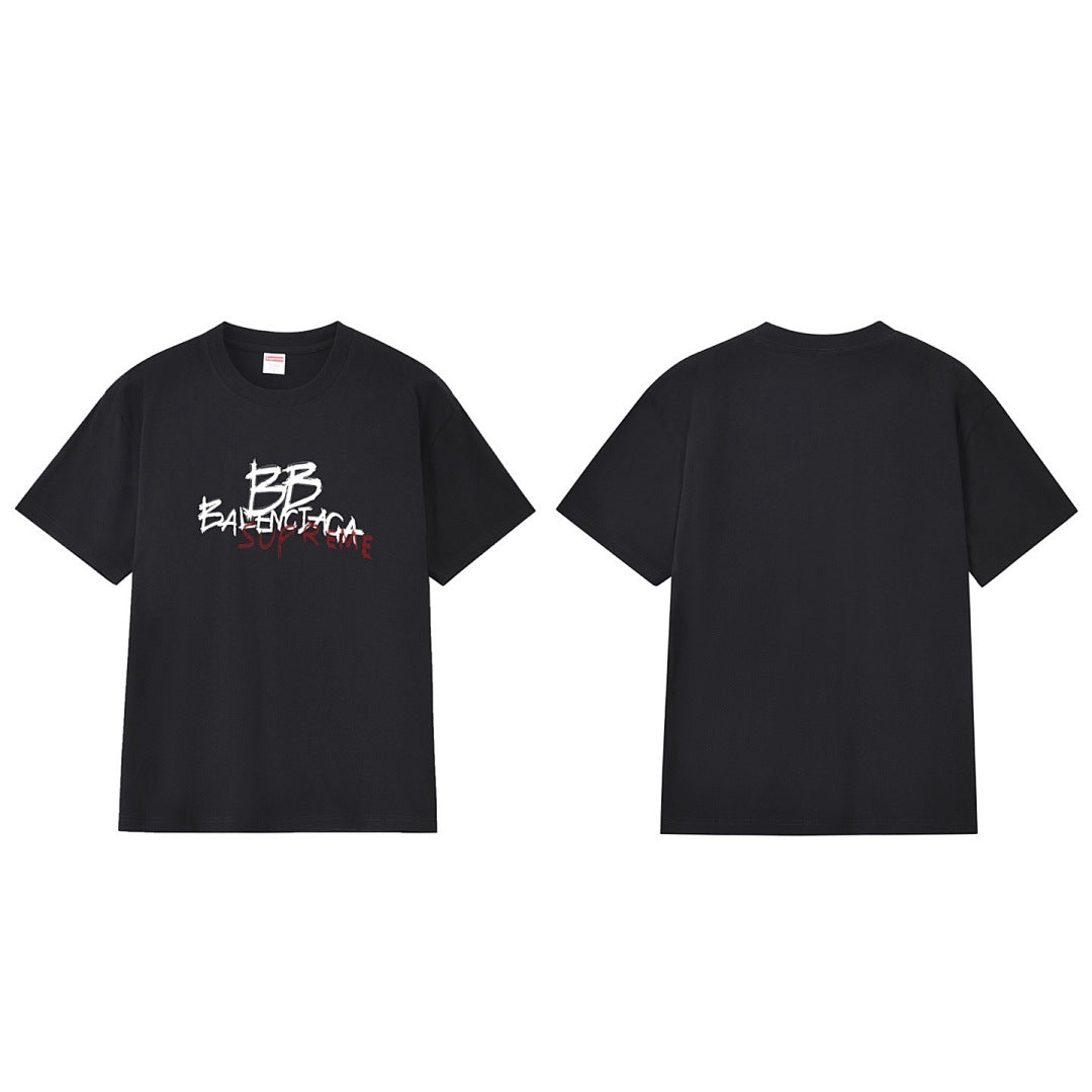 款号M178P40💰 Balenciaga巴黎世家联名supreme印花短袖 宽松版型 采用260克精梳棉双纱 从面料到辅料全部三标齐全跟足ZP 进口松井公司浆料印花绝不开裂 整件做法采用三针五 - view 1