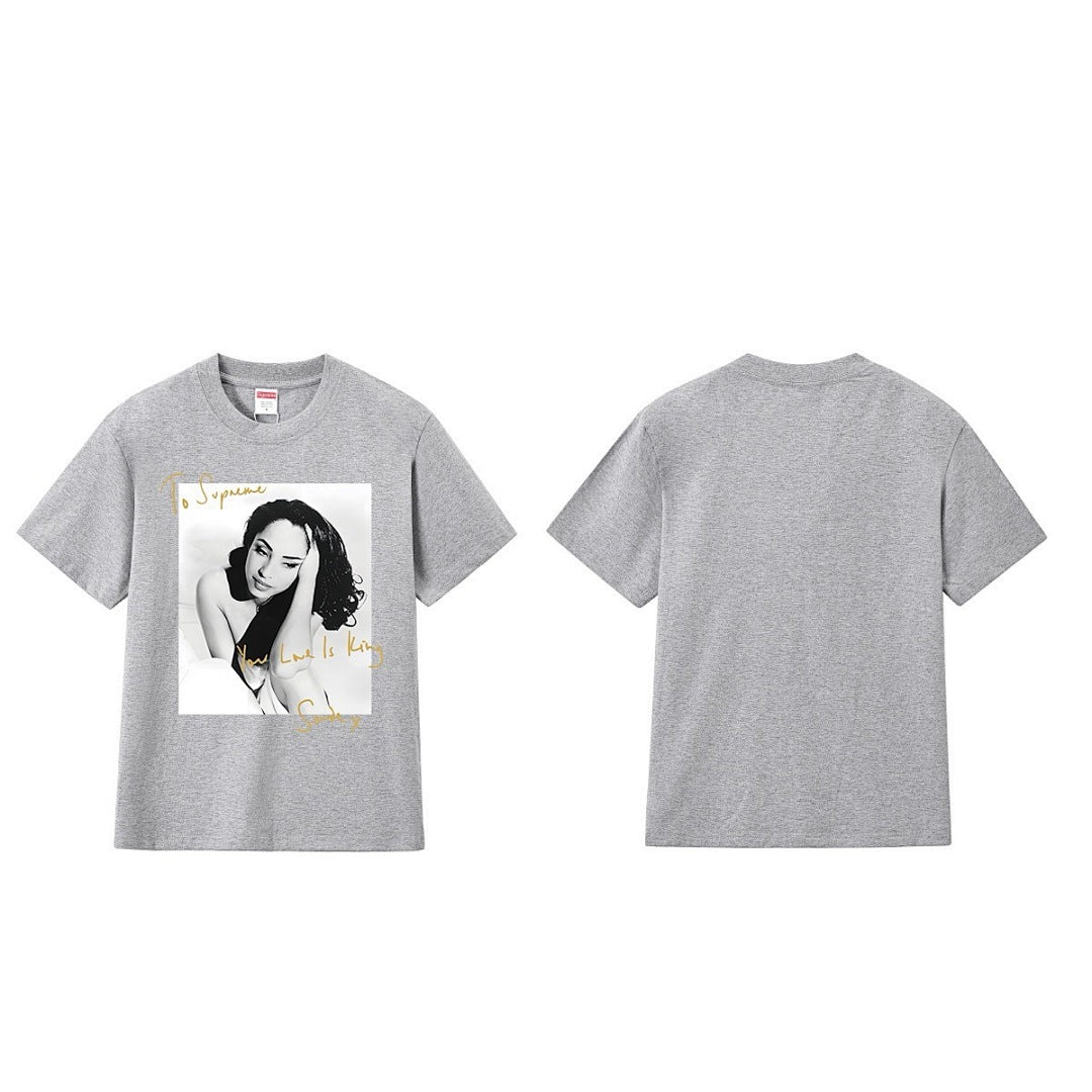 款号M211P40💰 Supreme 17SS Sade Tee 萨德 歌手人物照 签名 圆领潮流短袖T恤 宽松版型 采用260克精梳棉双纱 从面料到辅料全部三标齐全跟足ZP 进口松井公司浆料印花 - view 4